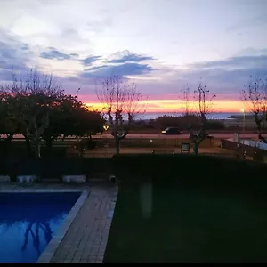 https://apto-con-piscina-a-primera-linia-de-mar.catalonia-hotels.com